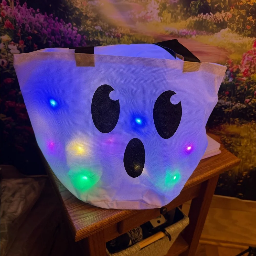 Light-Up Ghost Trick-or-Treat Bag